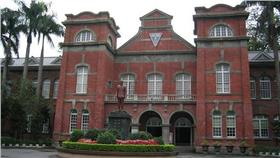 建中 https://www.flickr.com/photos/sodasu/141829058/in/photolist-ygsjf-dwUQA-dFwa5T-6k2Ec7-oMgkxL-GygNy-CSWhp-dtru5-rGJ7vG