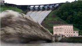 石門水庫洩洪　圖／翻攝自經濟部臉書
