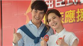 謝佳見、曾之喬化身助選員 記者范樺沂攝影