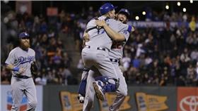 MLB／洛杉磯道奇Clayton Kershaw率領道奇封王（圖／美聯社／達志影像）