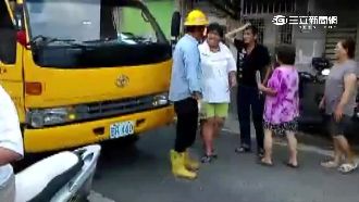 不滿停電3天　男擋車怒飆台電維修員