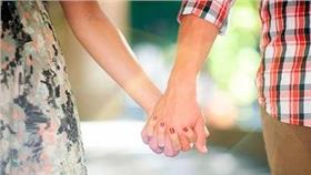 懷孕　結婚　休學(騰訊網)
