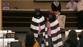 議員穿「蚊子裝」質詢　諷賴清德失職