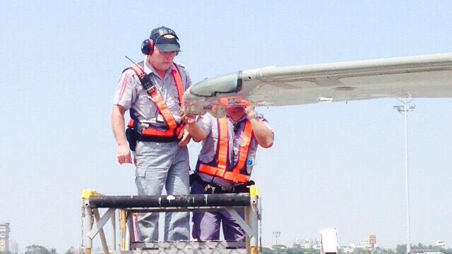 遠航客機機翼遭撞斷　地勤車衝撞闖禍