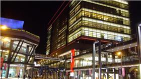 新光三越／flickr-Ray Tsang
https://www.flickr.com/photos/saturnism/139707803/