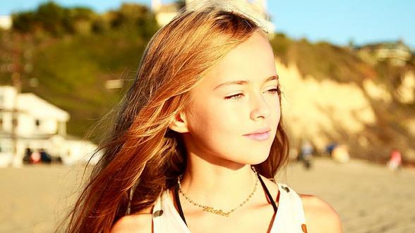 網路熱搜9歲嫩模　稱世界第一美少女