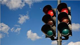 紅綠燈／flickr

https://www.flickr.com/photos/horiavarlan/4747872021/in/photolist-8ey5Wr-cXAig3-xj2amk-76GDJu-4RaLmu-Boiy7-84UeWE-973C1u-4LuqUv-mEd8kV-frMDBY-m2xwtR-nqQGAa-kJ6q9b-r8SfMa-cYhK41-58CtNs-3i3mA4-5r3DoA-8Topm5-qQZJD-o1cAuj-8CVMug-3eM8td-KgEXR-9im3FG-e3xx9d-kw9f5P-bnBkXw-qNwaav-oTe5Lp-M3cEF-SbDKj-5D8LgD-pAG6WB-iRvVrr-7AxvSP-5254n8-fDh1Ep-rdrczo-5qpJGU-aWGQaP-8Twcct-pjoAL-797NUX-9zswgk-6TvvLf-b8CDTB-efFbv9-hfM3CE