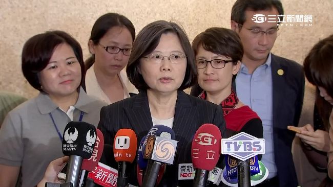 「換誰人民不在意」小英訪日不理換柱