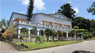 四下無人　樂園旋轉門竟離奇「自轉」