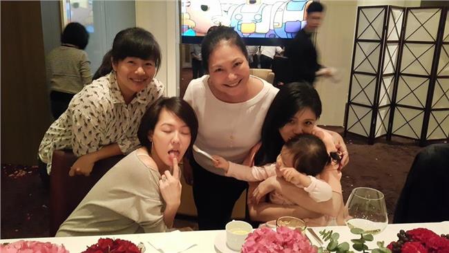 大S歡慶39歲生日　小S搞笑曬天倫