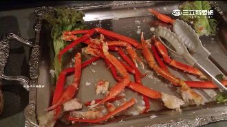 蟹腳、肉盤已空　網友控花大錢吃剩菜