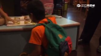 獨／5歲流浪小街友身體住22歲大人