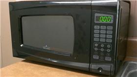 微波爐/flickr/HomeSpot HQ/https://www.flickr.com/photos/86639298@N02/8559673949/in/photolist-e3oyRk-6vLWSM-bV2wG5-2kLe1r-e1fXPE-8AHgei-4GrxU2-3dzDDN-enk3EJ-c3BB-7Y15nJ-Mtq3-9jfGNV-rkDRc-4RyqEE-93q2ft-73Rwt3-7bGgD1-rKyvuS-9gv9yw-qLTGsB-d7aq-8xBUge-9VZWmq-7fC1Ft-7iNEM2-nXS9L8-b67Tb2-b67S5T-4J7pfs-hkSoZS-WcrgC-6h7dm-cH9m2m-8oeg8B-uh8Jw-sc2Qu-dZUzF7-4vyHxv-ve3Ja1-6jtXCy-5ki97B-5RKwMN-dzUFY-4vCP8h-4vCNBA-4vCPqC-8i29sa-BhKJB-adK6Jd