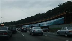 國道、塞車／flickr-Cheng-en Cheng
https://www.flickr.com/photos/rail02000/5407747245/