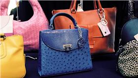 名牌包／United Way of Greater St. Louis
https://www.flickr.com/photos/unitedwaystl/7372152912/in/photolist-cesddG-cGiRvq-6na8Rk-32ShUr-4p1qoD-7zdAsR-4842GY-5njiUf-47YASx-c7ERnw-4PYuTv-535S1K-4BJgF9-8USo91-4qxBLa-9Ff7U7-4oAAML-bkwaGD-tK99rn-2sPeL9-9yBbDp-edALti-bKrvEa-5fjBJX-5gebMR-bvnFx9-8Xwiaz-6VgrEB-9tc5T3-4pKCz4-8Xznjy-8T4TRc-483joh-65Y5yR-4yeexc-2TtJdm-6KG9Q2-2TtKfm-9QwPu2-dBDKWY-9RmQDz-aPHm3T-6k8Uff-NXuFR-4UdbwW-4asbn2-5Jk2sw-5sWXS5-55cr8J-9FrDZU