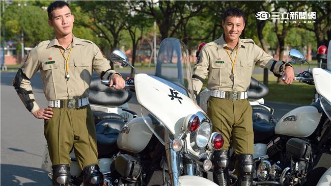 騎3百多公斤重機　孫其君快被壓垮了