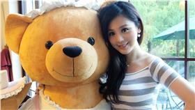 吳依潔(取自臉書https://www.facebook.com/demondoll11?fref=ts)