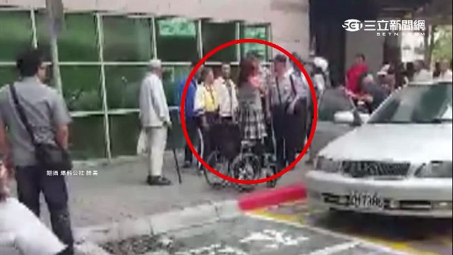 失控女拒就醫　還飆罵員警「XXX」