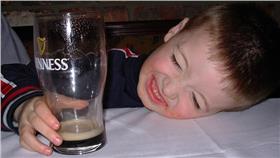 喝酒.喝醉.醉酒.酒醉.酗酒（圖／攝影者andrew_mc_d, flickr CC License）https://flic.kr/p/G1gZ7