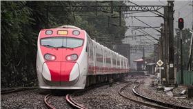 台鐵、火車、區間車、普悠瑪／flickr－billy1125
（https://www.flickr.com/photos/billy1125/15599686534/in/photolist-pLutjE-iGNHGn-ou1zew-nkjxsp-ou1vTx-pqEaSB-nTUzz9-oLtrYb-ou1z89-ou1vUV-dUwwzs-mXfmk4-ou1wcP-oLeuVk-nHmcty-nMb8mi-ou1wjc-oLts2N-ou1RVL-ou1RTm-i3BSex-hsbKie-dBcL1Y-rmZwLA-e5dMbW-tXYLXU-dMiN3u-i3BSbg-dUqVm6-dYFevk-i3BhXU-oLvhF2-dYLW1L-dMvAbh-rDxPrp-foybW1-foj8ZD-foj8XF-foybVj-foybQo-dYm3EB-dYm3ok-dYrJXL-dUwwrq-dUqVfz-uxbHdL-nTUzBU-qBwnuP-xfT3hq-vXiaBA）