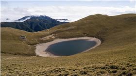 嘉明湖－https://www.flickr.com/photos/billy1125/11683415043/in/photolist-iNqyfp-iNqy9c-iNr7Cw-iNr7x1-iNr7yy-iNr7v7-iNr7sS-iNr7sb-iNqxXv-iNqxYx-iNqxZz-iNqxRZ-6wgeEJ-6wc2Zg-6wc2WH-4QHE3X-6wgerL-4RwMge-a1g3JS-6wc2VP-a1h2jm-a1e9eP-a1dYYx-a1gPsm-a1gNdW-a1gM5f-a1gKYY-a1gK3u-a1gJ4L-a1gH1L-a1dPXP-a1dNk8-a1gC2Q-a17DGg-a17Awv-a17wR4-a1akdh-a17pSV-a1eBwD-a1eASt-a1erAK-a1eqSe-a1hhc7-a1hgbj-a1hfnW-a1enc2-a1emcc-a1hczu-a1ejrz-a1eimn