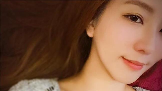 周曉涵挺C奶秀朦朧美深V乳溝超誘惑