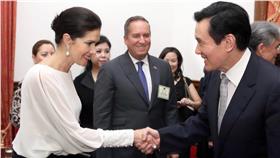 ▲總統馬英九日前邀請宏都拉斯政府團隊參加國慶活動。（圖／翻攝自馬英九臉書）