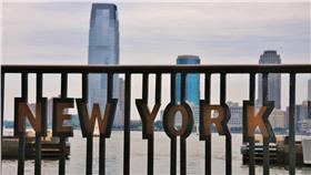 紐約-https://www.flickr.com/photos/glynlowe/7652445506/in/photolist-cEdMrC-rnFULV-89FSsM-dtTF5i-rdZd85-8UpRYX-cxrwv7-dtZeD3-hZYH6v-ejVE1u-u3Dsj-9Cry2t-8vTJVq-cEenRG-aeH9if-aashHE-cFAJPA-a6yxbj-9V1Vyk-bDPYDH-bEYrK6-8HRTJh-4p41Br-ah1mB7-shQJxC-aeH9us-pTAos2-E5S98-cjiY7L-cEdMQY-aeEoii-aBAk1L-r7TQW3-s4LcRo-aeEh1K-rhym4H-dtYUjY-npQD9i-pqJdvv-aeEmgR-eiJfHs-ayVupE-oq8gWr-aeEq2V-NV45b-dj94xA-8oJ4Xw-5E8FJU-4p85iS-51s6Gr