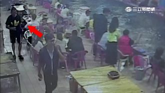 醉男搭訕女開槍爆衝突　釣客淡定釣蝦