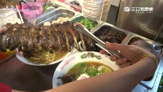 豬肋排比臉大　深夜拉麵店2小時賣光