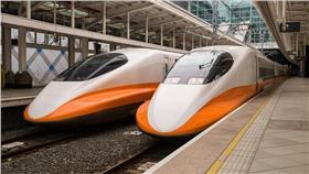 高鐵／FLICKR 
https://www.flickr.com/photos/billy1125/12803241823/in/photolist-kvnXJF-4FaVkX-4FaVjT-4Ff96J-4Ff95j-52GDmd-4BAdVi-vuCDUb-d9PWMu-4BAecg-4BAdBg-b6G3AD-87hUMz-d9Q12E-7aPRoz-h3LiP2-d9PZHi-d9PZps-d9PYZw-d9PYFL-d9PYcD-d9PXPp-d9PXBU-d9PXg4-d9PWWX-vdS6yj-Jv2ag-kvntVX-kvntyz-4FfeTU-b6G2Mv-kvpAkq-aFfjDT-kvnYZg-kvnu28-kvpArN-kvpAoG-kvnYUM-kvnuae-q1z7Ez-h3K3N3-h3JD9G-h3JT1D-h3JE2H-h3K46P-h3Kec9-h3KEBr-h3JvpU-q1ABCk-q1z7jK