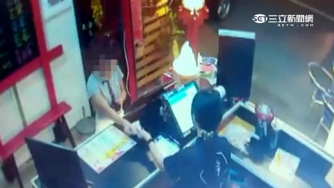 專挑飲料店！女靠「找錯錢」小額詐欺