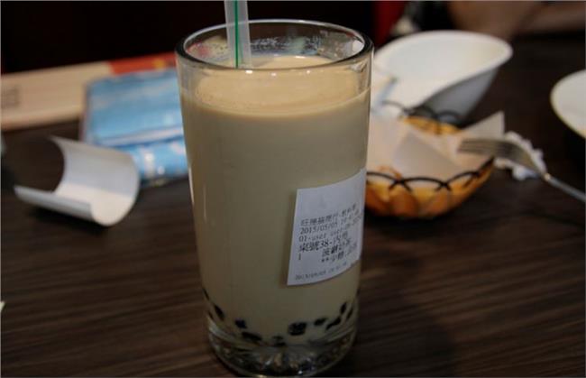 中國飲料店員驚爆：用廢輪胎製珍珠