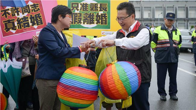 陳情受阻　伴侶盟：傅崐萁玩弄婚姻