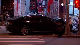 警局前撞車1200