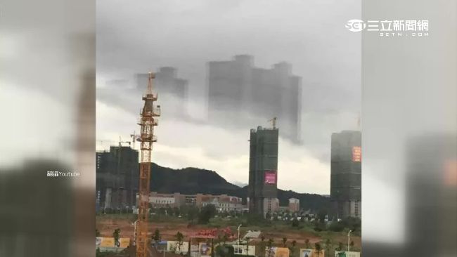網傳魔幻海市蜃樓　網友：平行時空嗎