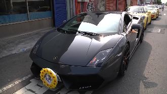 超霸氣！大老闆告別式　5億車隊送行