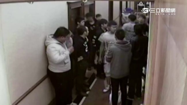 周末夜濺血！30黑衣人闖KTV打人