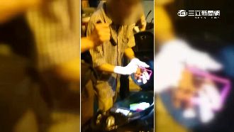 「低頭族」好下手！飛車盜尾隨搶手機