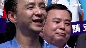 老縣長回鄉顧票倉　跟農漁民搏感情