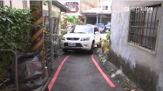 不怕燒死人？違建佔國有地還擋消防路