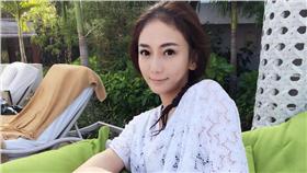 劉喬安-臉書https://www.facebook.com/johanne.y.liou/photos