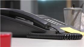 電話/flickr-Fabrizio Salvetti
https://www.flickr.com/photos/fabrisalvetti/324258224/in/photolist-uDUF3-66gDAU-57gjm3-CXtX5-6dkEZg-97T6gW-24TXVV-6dbwNE-5kwjvY-5kwjHm-69URas-6Jwy1D-jASz54-8TBaRV-nyVPyN-3B5bb-5AUBgv-9Sq32e-68qik1-68qirG-7nkBSM-6Q71sN-cA1TLd-iKkLb-4MFXGC-5bntso-95kDqt-m26mT-4MFSc7-6xWKvE-iGXwRB-ppSyRU-4xXDNW-pkJSdK-8GVCEX-czzdMw-cA43Y1-rdT9Eg-nn7KVe-cA33t1-noThQV-5UZqPn-4zfANx-pbSJhd-7dQBHi-7pu6kz-cA44RL-6miPYG-qGpLtB-6HTdDZ