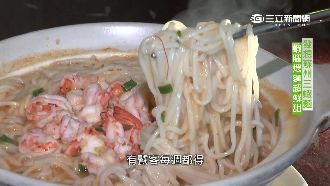 手工蝦腦煨麵、八寶雞翅　一口接一口