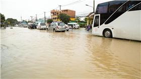 淹水示意圖(flickr@Phuket@photographer.net)