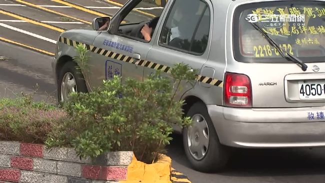 開車要學手排還自排？網友們這麼說