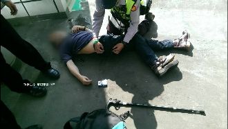 醉男尋短不勝酒力　遺書寫到一半睡著