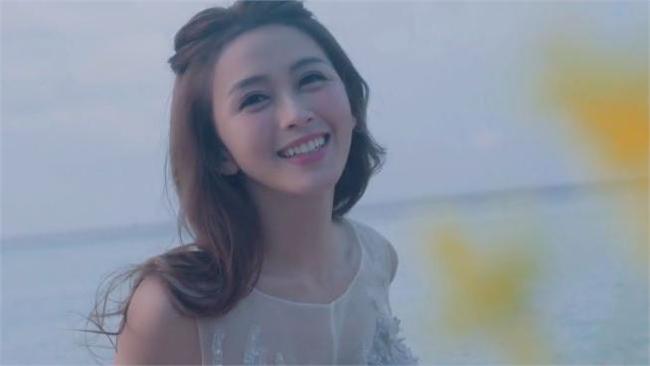 馮媛甄婚紗曝光　嫁賽車手老公林帛亨