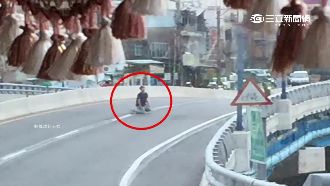 情侶吵架　悍女友怒罰男友跪橋懺悔