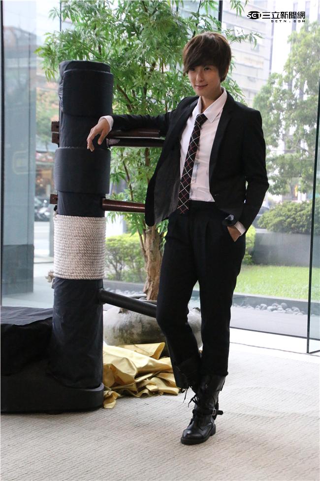 愛上哥們粉絲10萬慶功,金至貞